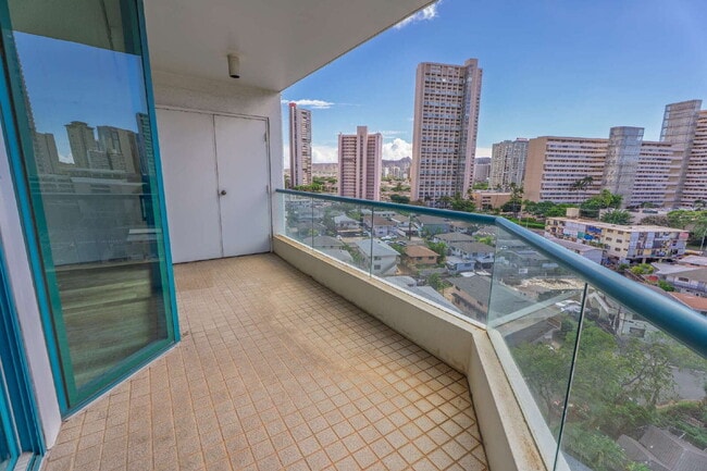 Building Photo - 745 Isenberg St