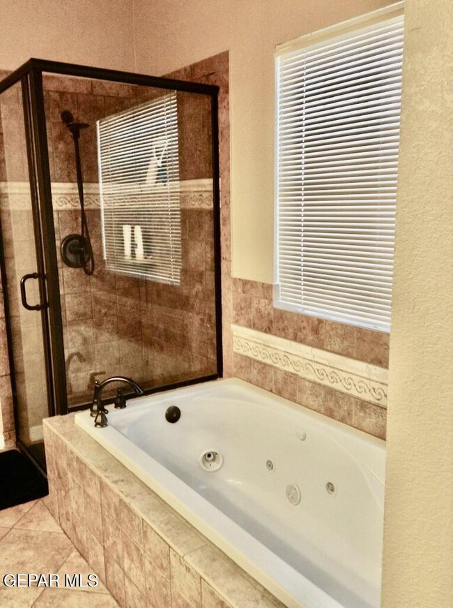 Building Photo - 6617 Cabana Del Sol Dr