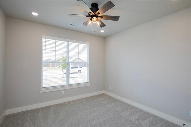 Building Photo - 300 White Oak St