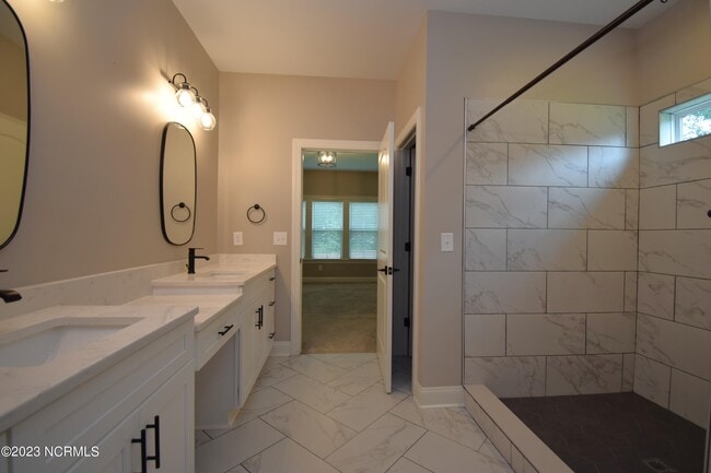 Building Photo - 4274 Pinehurst Ct