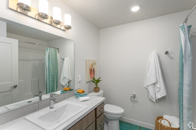 2BR, 2BA - 1,009SF - River Falls Luxury Apartments