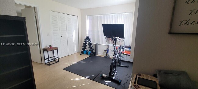 Building Photo - 12400 Vista Isles Dr