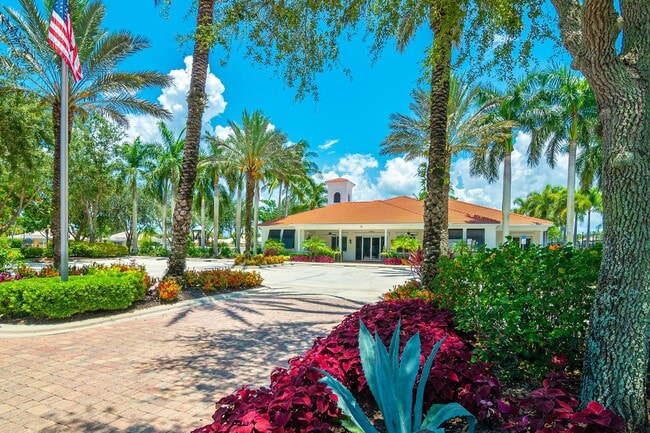 Building Photo - Townhouse in Village Walk of Bonita Springs