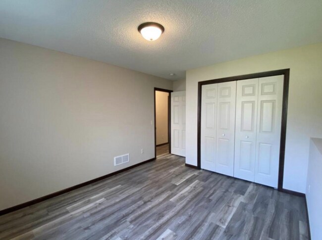 Building Photo - 2339 8th Ln SE