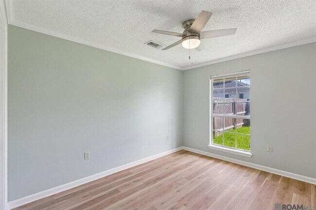 Building Photo - 3325 Myrtle Grove Dr