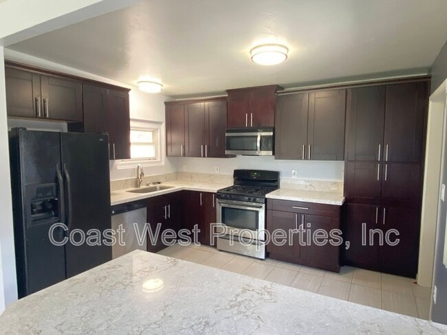 Building Photo - 9161 Huntington Ave