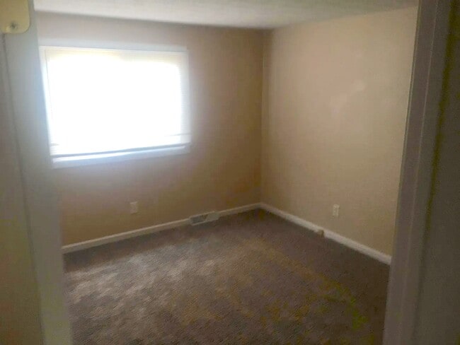 Building Photo - 309 S Ash St