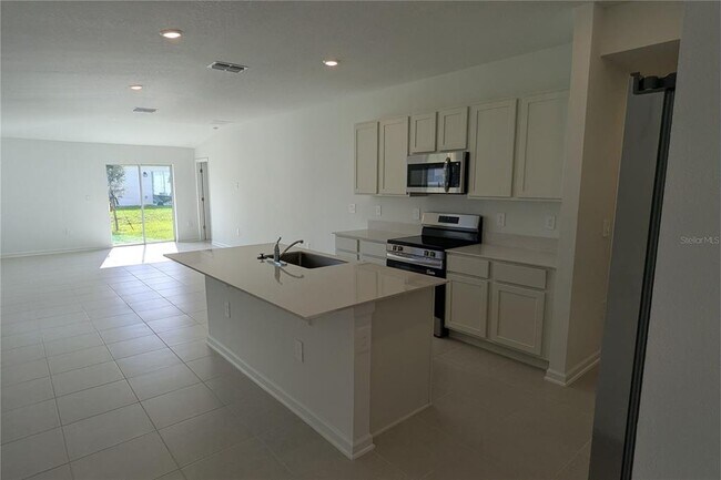 Building Photo - 2175 Chris Dr
