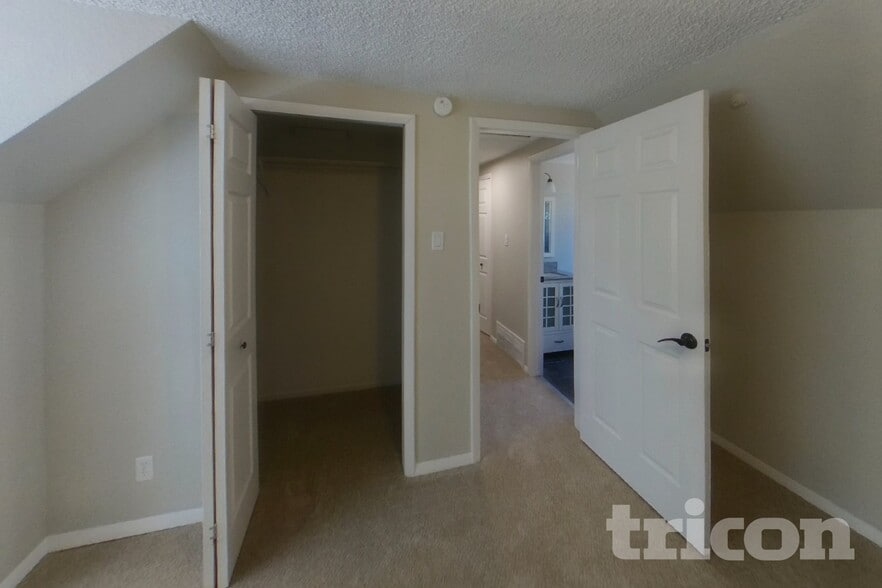 Building Photo - 2286 Farnsworth Dr