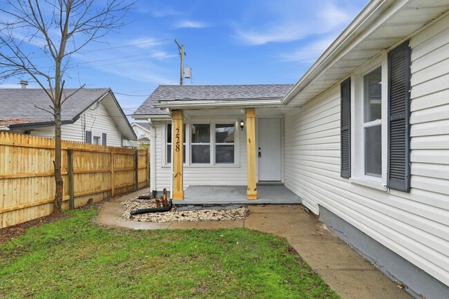 Building Photo - 228 E Siebenthaler Ave