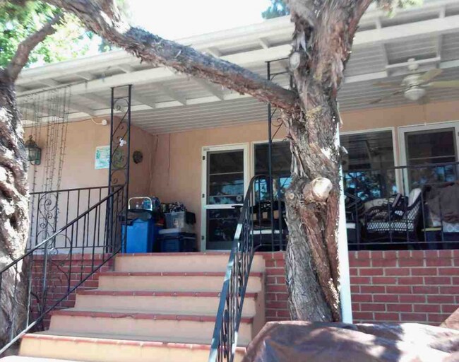 Building Photo - 14004 Mar Vista St