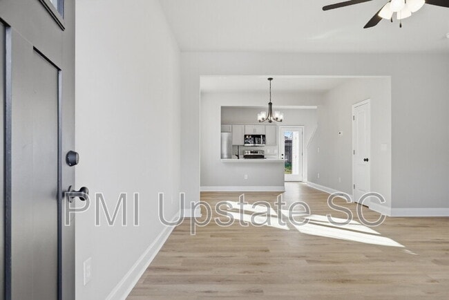 Building Photo - 107 Virginia Ave