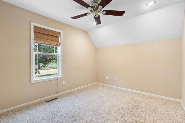 Building Photo - 400 N Village Cir