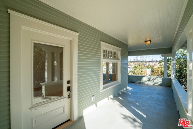 Building Photo - 802 E Kensington Rd