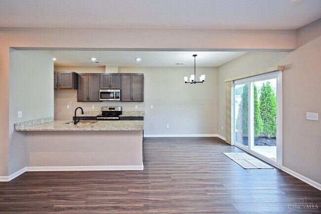 Building Photo - 1538 Summerview Ln