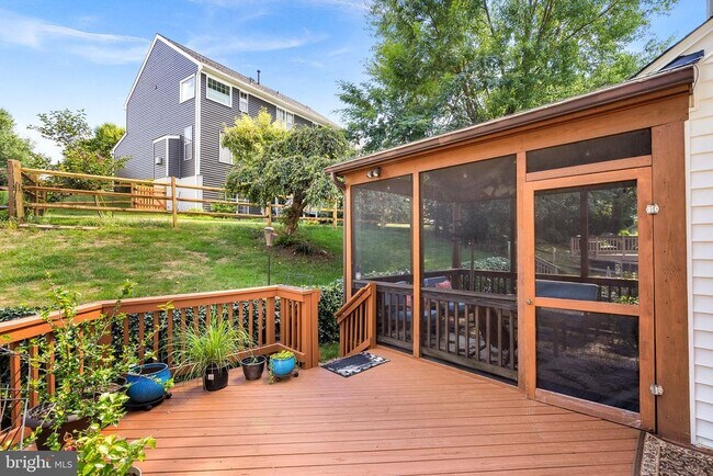 Building Photo - 46366 Hampshire Station Dr