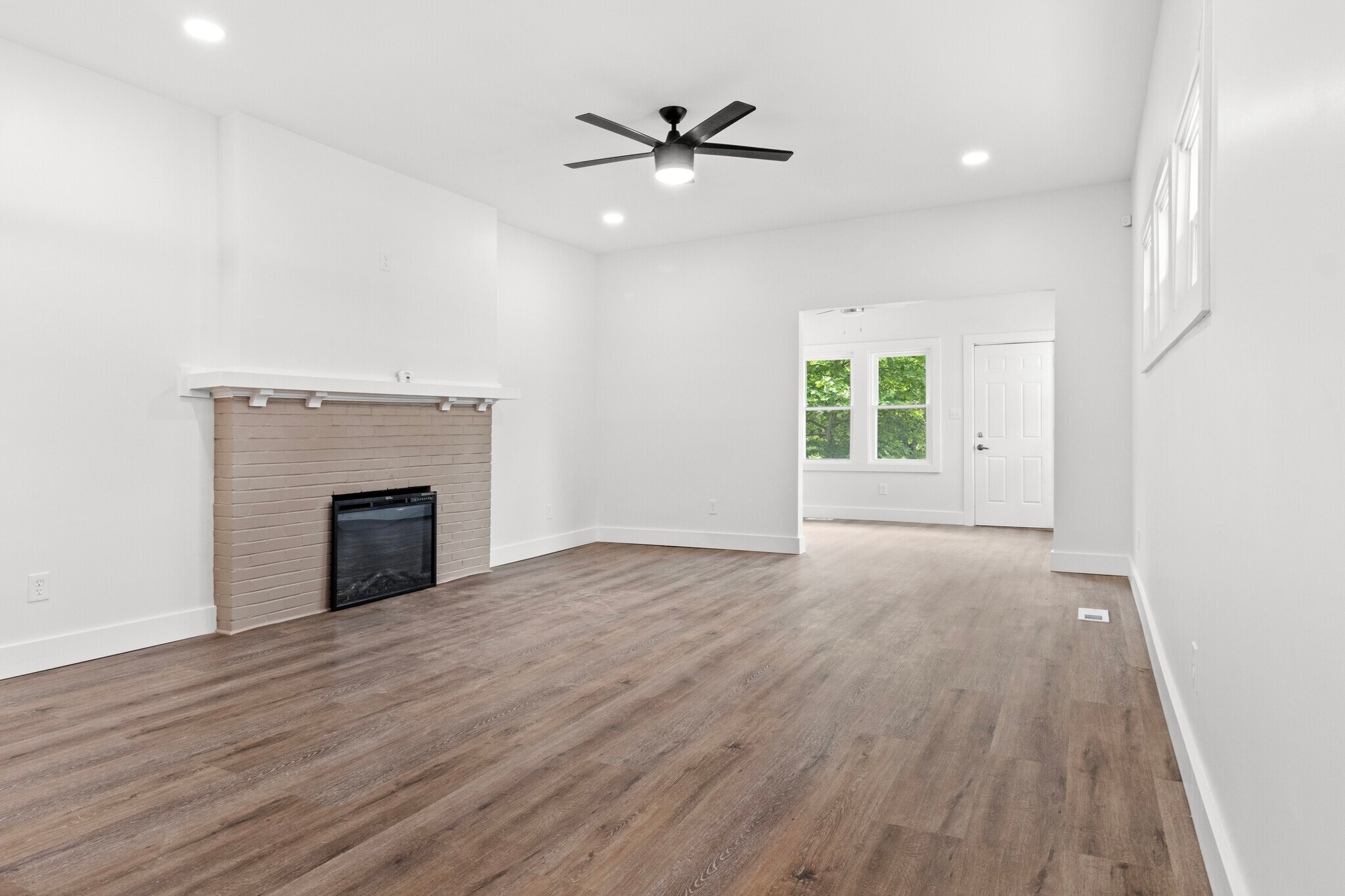 Building Photo - 4073 N College Ave