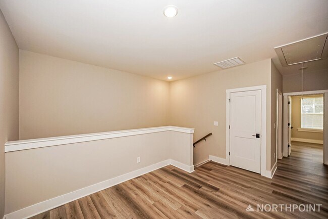 Building Photo - 114 Glencoe Ln