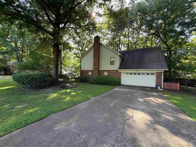 Building Photo - 8149 Kimbrook Dr