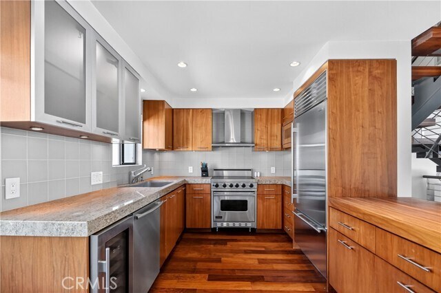 Building Photo - 102 Blue Lagoon