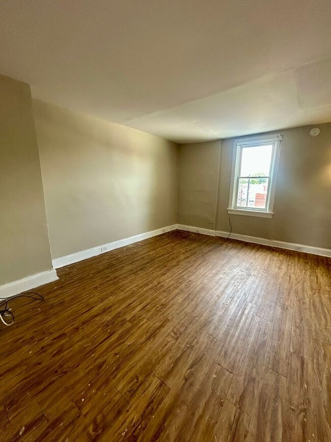 Building Photo - 5-bedroom Allison hill.