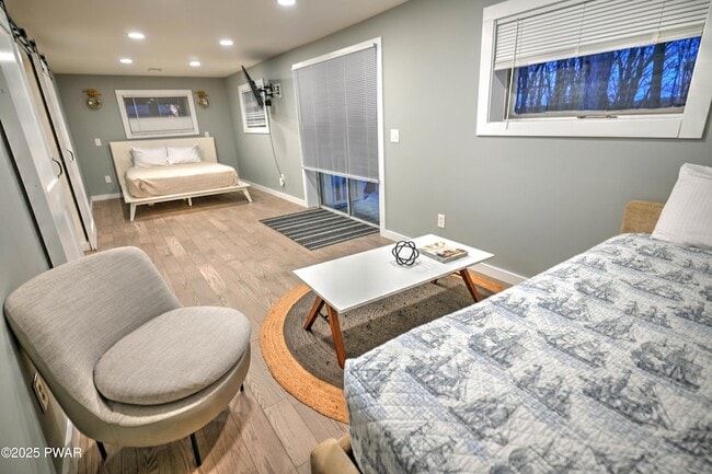 Building Photo - 413 Sunset Forest Dr