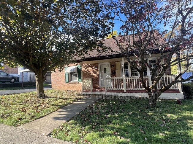 Building Photo - 143 Cedar St