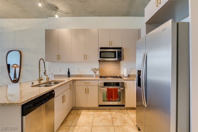 Building Photo - 353 E Bonneville Ave