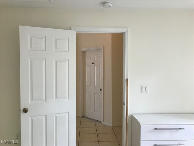 Building Photo - 1212 SE 24th Ave