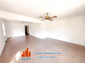 Building Photo - 16 Short St