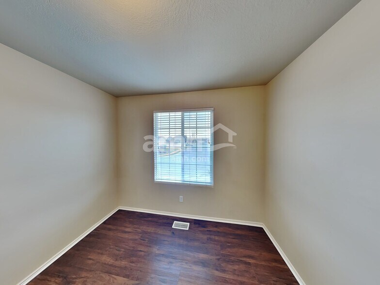 Building Photo - 2103 W 2265 N