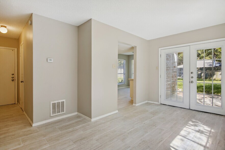 Building Photo - 9414 Crystal Cove Cir