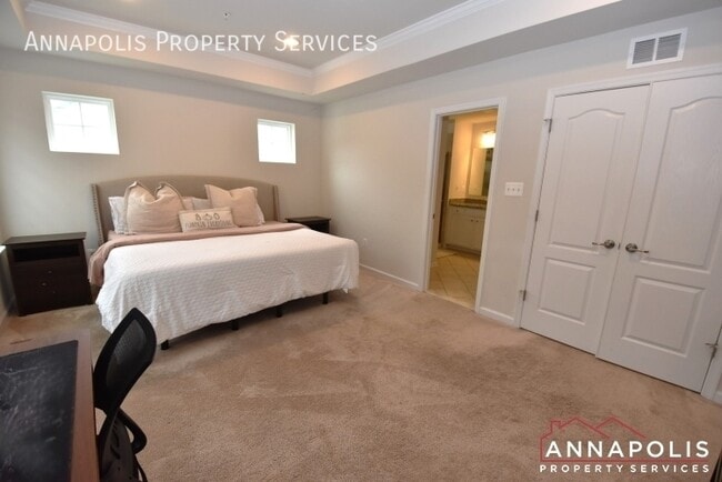 Building Photo - 1379 Hawthorn Dr