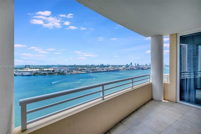 Building Photo - 848 Brickell Key Dr