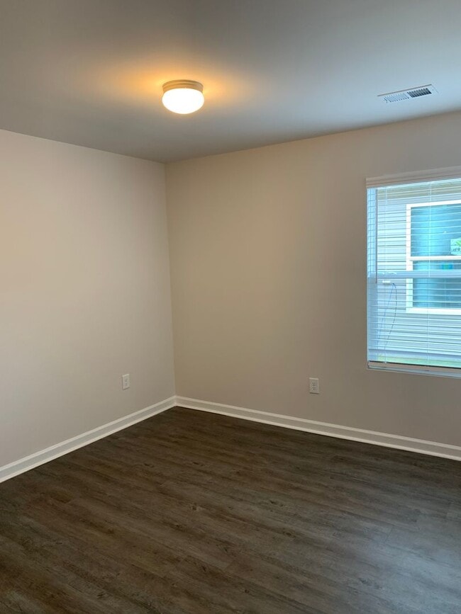 Building Photo - Now Pre-Leasing — Spacious 4 Bed, 2 Bath Home in Tucker Farms!
