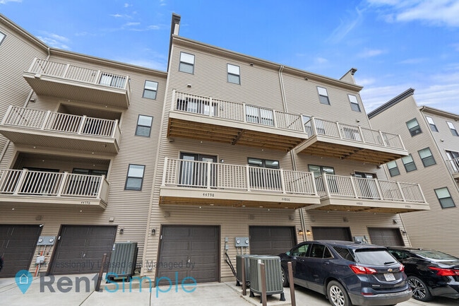 Building Photo - 44798 Tiverton Sq
