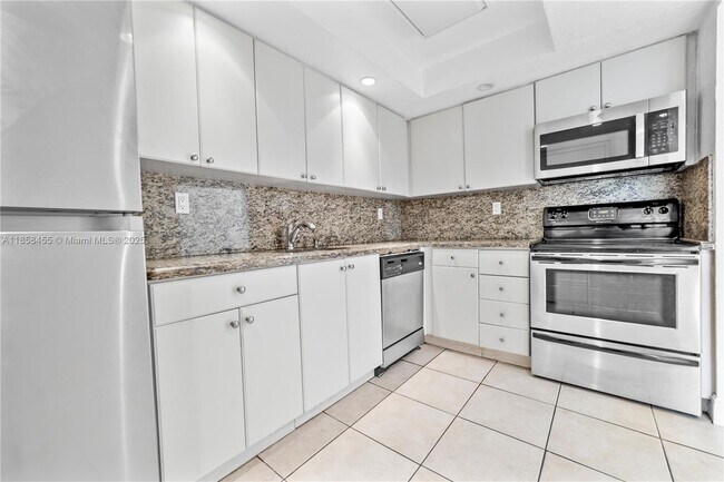 Building Photo - 8650 SW 109th Ave