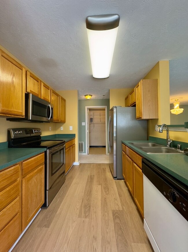 Building Photo - Charming 2 Bedroom/2 Bathroom Unit Apartment with In-Unit Laundry in Owings Mills, MD!