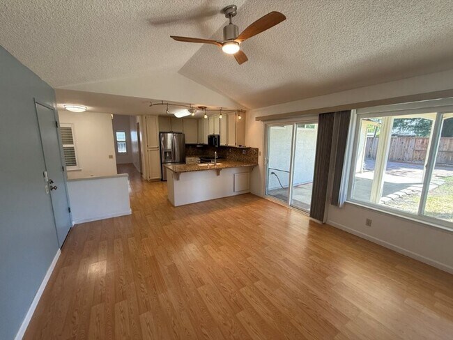 Building Photo - Modern 4 Bedroom One Story *Vacaville