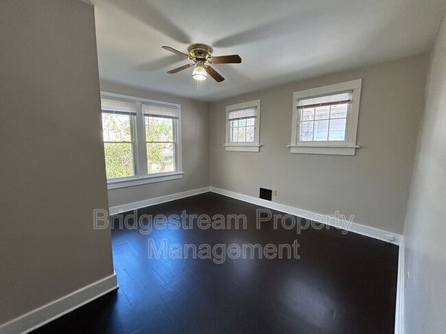 Building Photo - 37 W Melford Ave