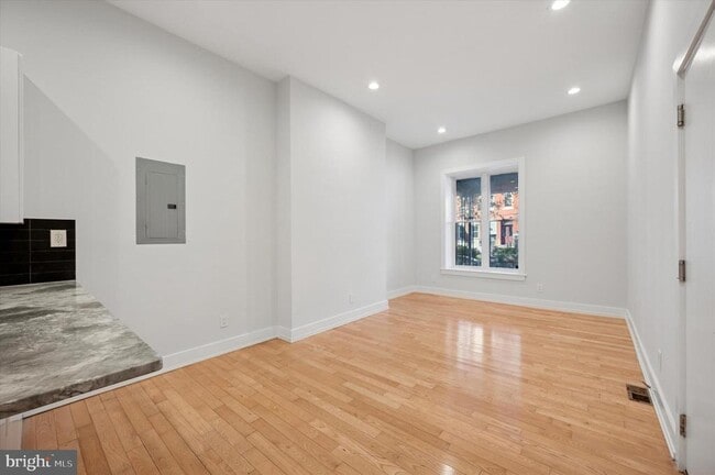 Building Photo - 629 N 32nd St