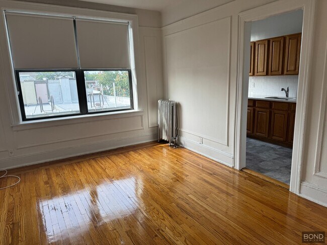 Building Photo - 31-14 35th St