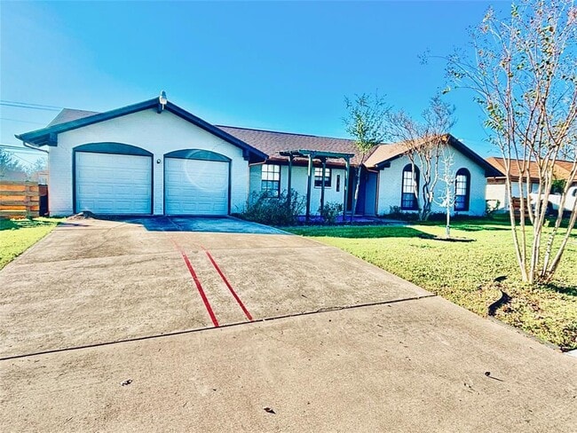 Building Photo - 513 White Wing Way