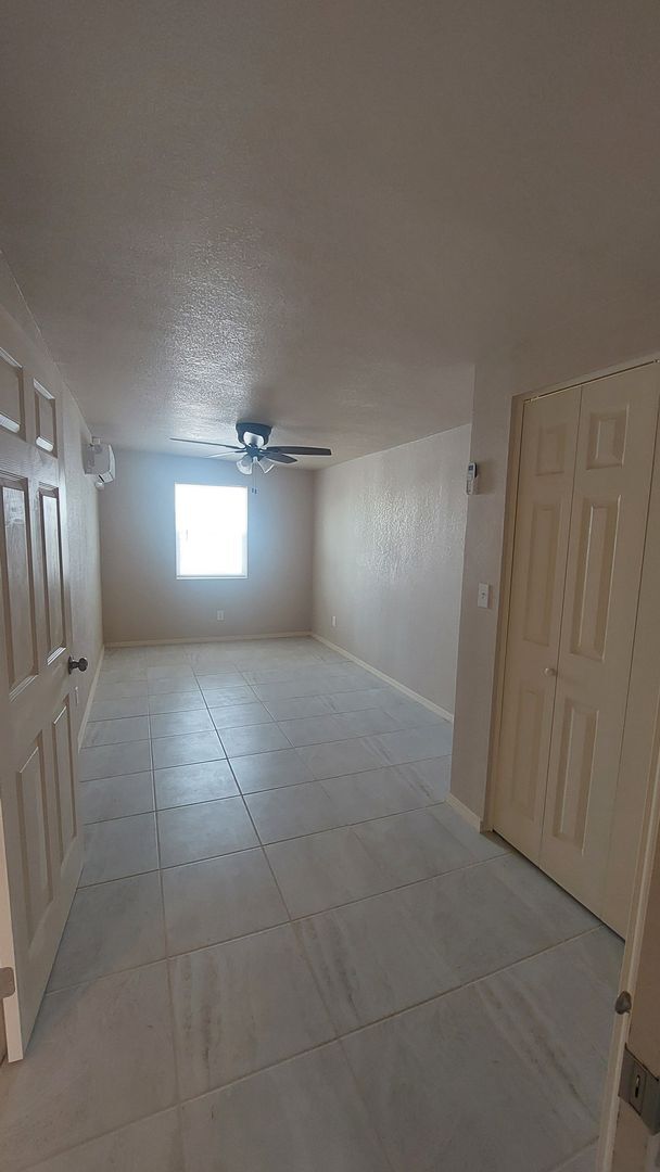 Building Photo - 4 bedroom 2 bathroom home ready now!!!!