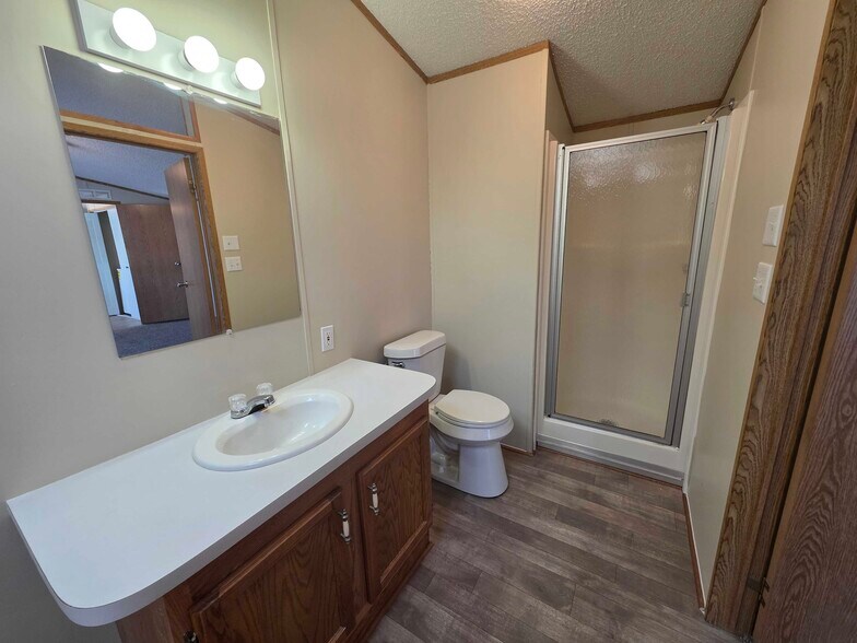 Building Photo - 4461 Beechwood St