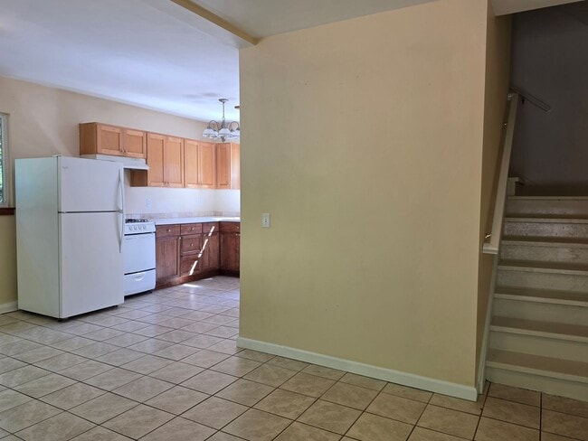 Building Photo - Loft Style Cottage in Indianola