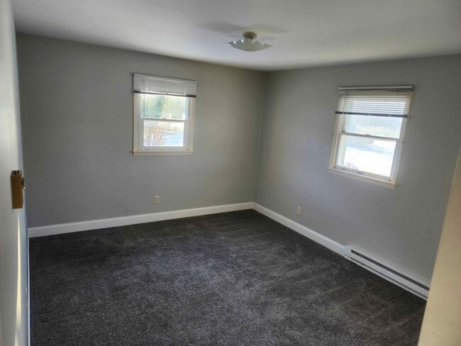 Building Photo - 3204-3206 Runway Ave