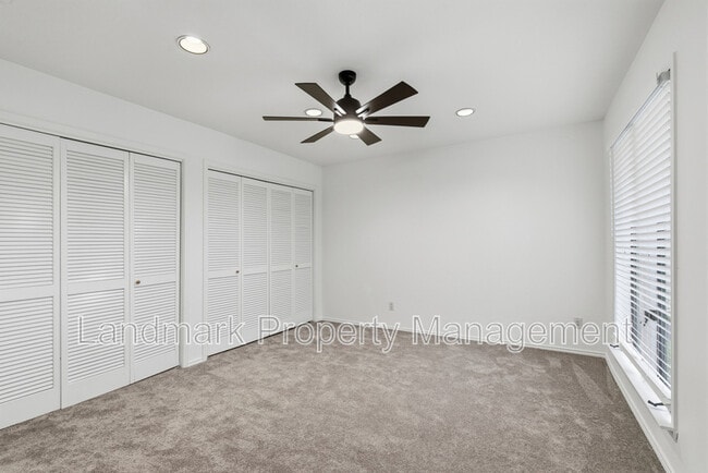 Building Photo - 317 Chandler Lake Ct