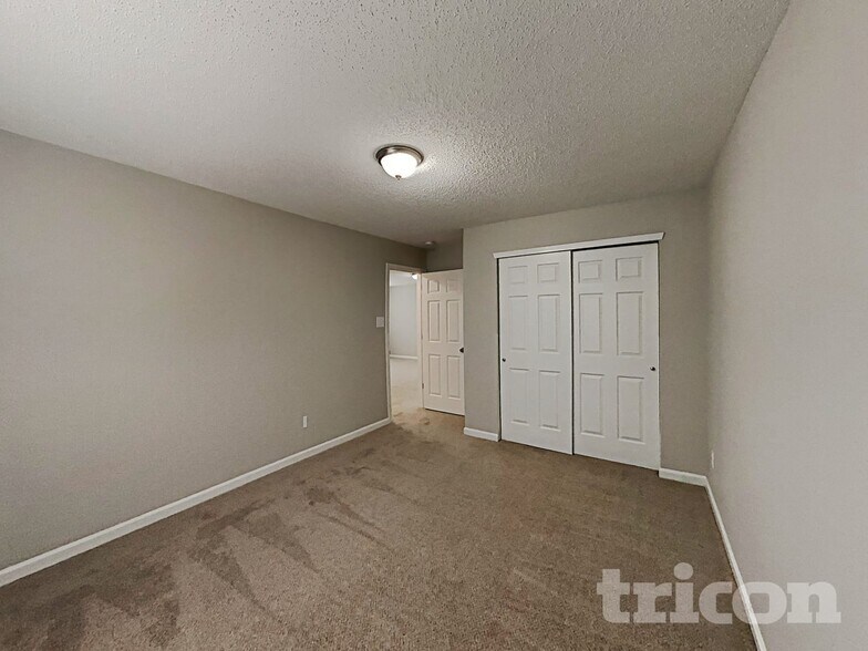 Building Photo - 2028 Dunsmore Ln