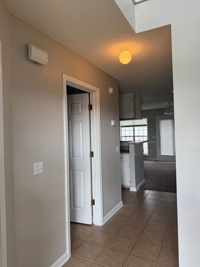 Building Photo - 160 N Spring View Dr